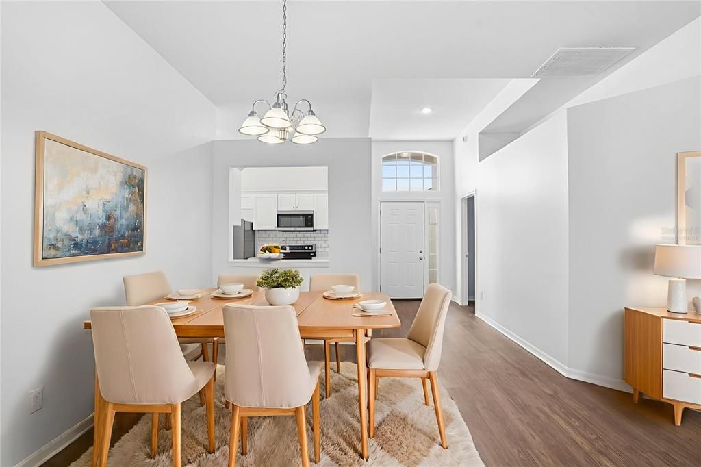 待售: $299,900 (4 贝兹, 2 浴室, 1665 平方英尺)