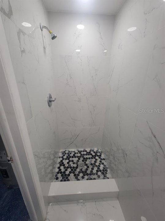 待售: $235,000 (3 贝兹, 1 浴室, 986 平方英尺)