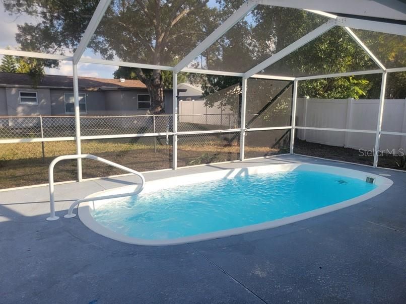 待售: $235,000 (3 贝兹, 1 浴室, 986 平方英尺)