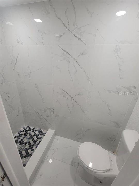 待售: $235,000 (3 贝兹, 1 浴室, 986 平方英尺)