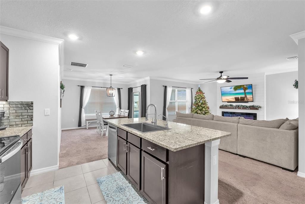 En Venta: $339,900 (3 camas, 2 baños, 1676 Pies cuadrados)