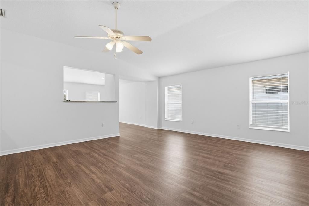 待售: $309,900 (3 贝兹, 2 浴室, 1716 平方英尺)