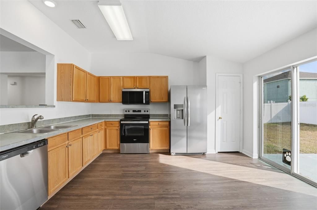 待售: $309,900 (3 贝兹, 2 浴室, 1716 平方英尺)