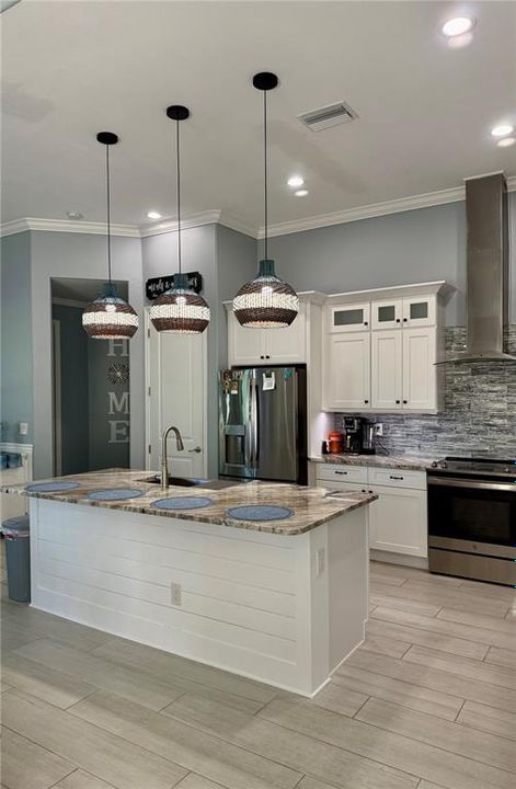 For Sale: $539,900 (3 beds, 2 baths, 1665 Square Feet)