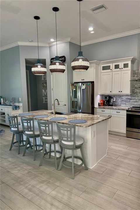 For Sale: $539,900 (3 beds, 2 baths, 1665 Square Feet)