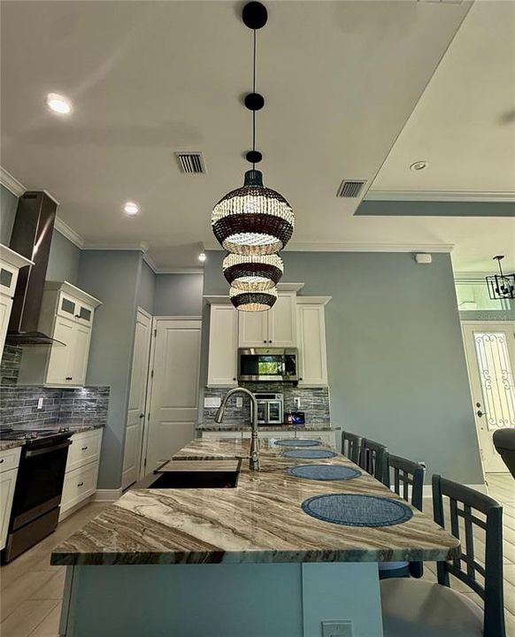 For Sale: $539,900 (3 beds, 2 baths, 1665 Square Feet)