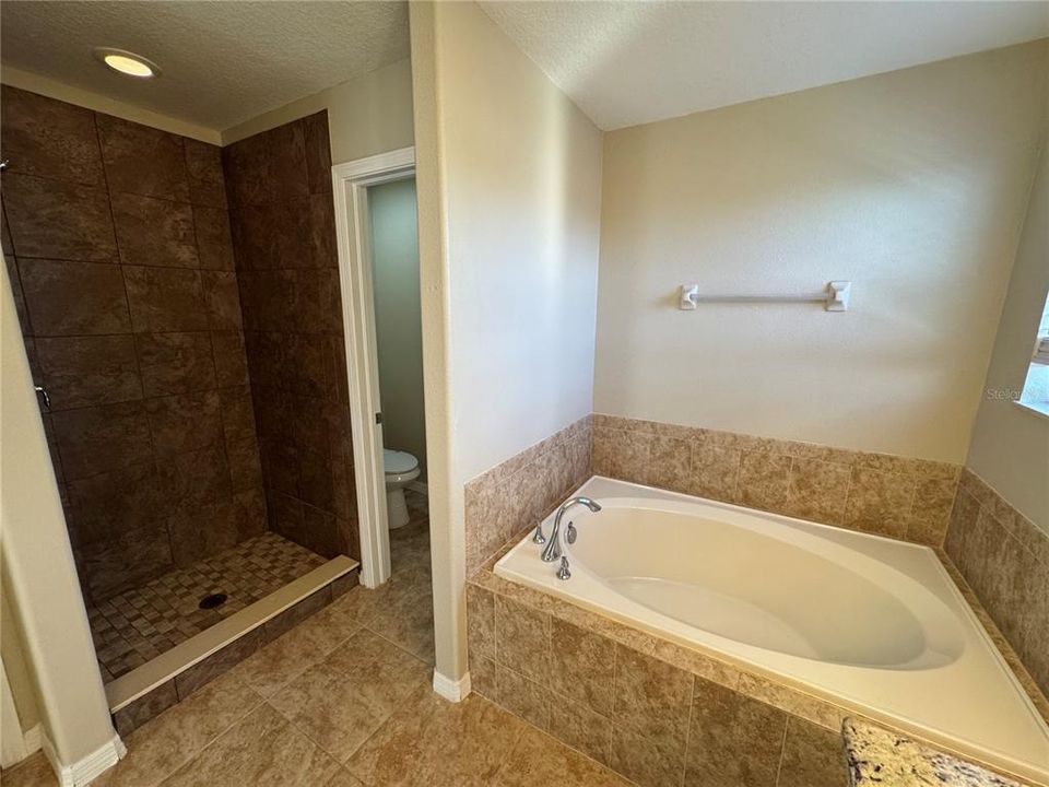 En Venta: $499,900 (3 camas, 2 baños, 2233 Pies cuadrados)