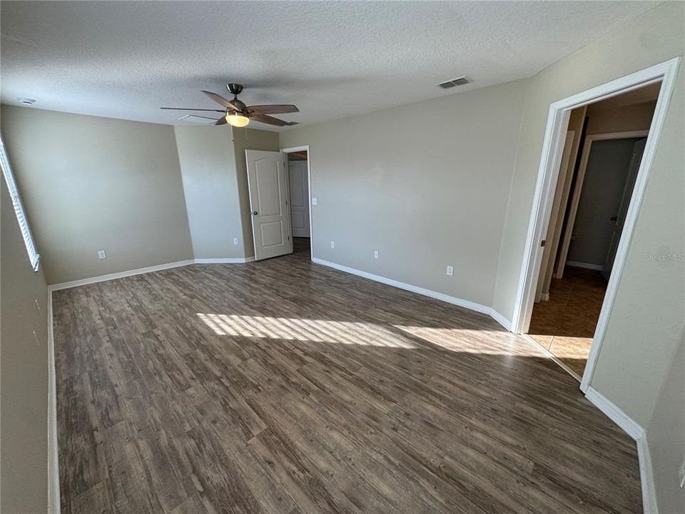 En Venta: $499,900 (3 camas, 2 baños, 2233 Pies cuadrados)