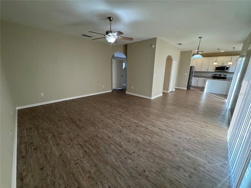 En Venta: $499,900 (3 camas, 2 baños, 2233 Pies cuadrados)