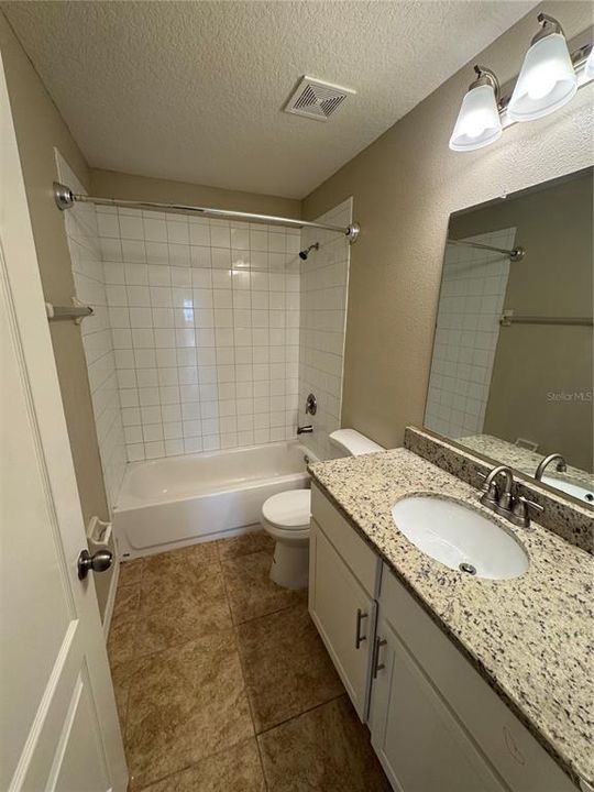 En Venta: $499,900 (3 camas, 2 baños, 2233 Pies cuadrados)