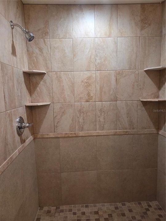 На продажу: $239,900 (3 спален, 1 ванн, 906 Квадратных фут)