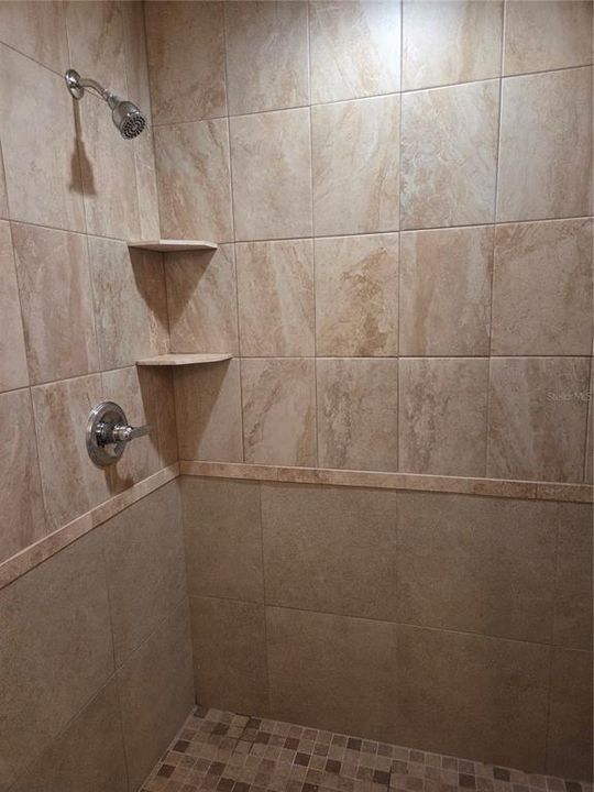 На продажу: $239,900 (3 спален, 1 ванн, 906 Квадратных фут)