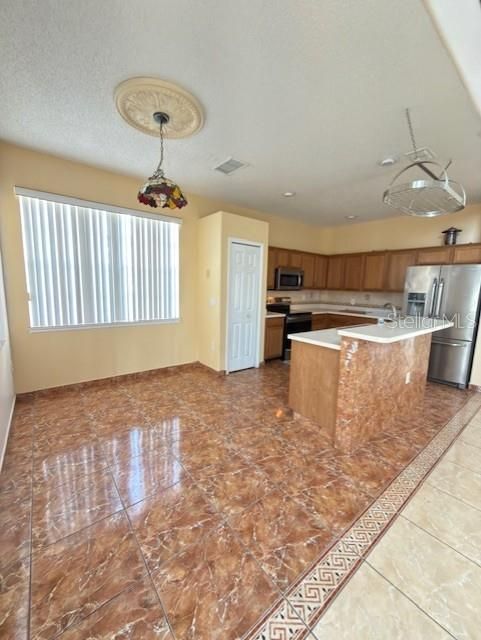 For Rent: $3,500 (5 beds, 3 baths, 2813 Square Feet)