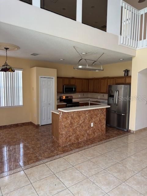 For Rent: $3,500 (5 beds, 3 baths, 2813 Square Feet)