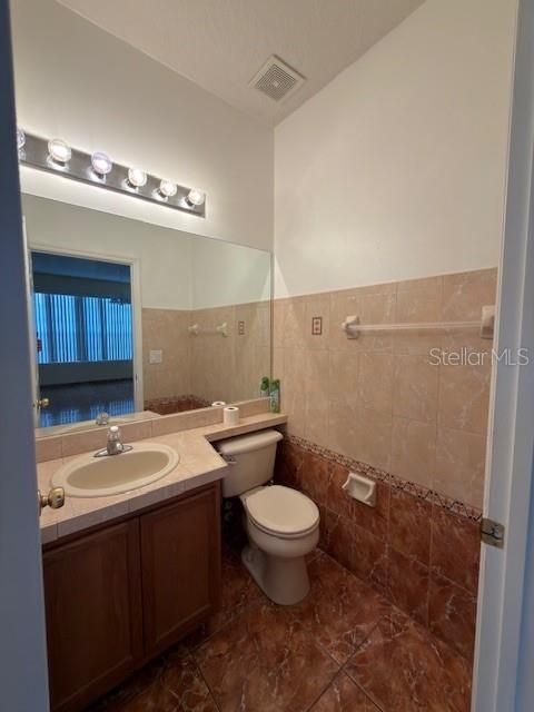 For Rent: $3,500 (5 beds, 3 baths, 2813 Square Feet)