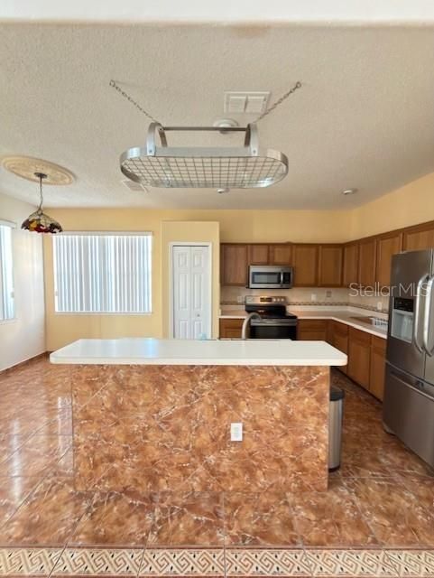 For Rent: $3,500 (5 beds, 3 baths, 2813 Square Feet)