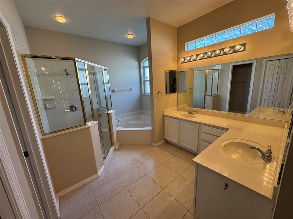 待售: $489,900 (4 贝兹, 2 浴室, 3012 平方英尺)