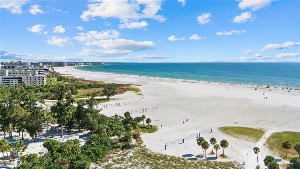 En Venta: $11,975,000 (5 camas, 5 baños, 6079 Pies cuadrados)