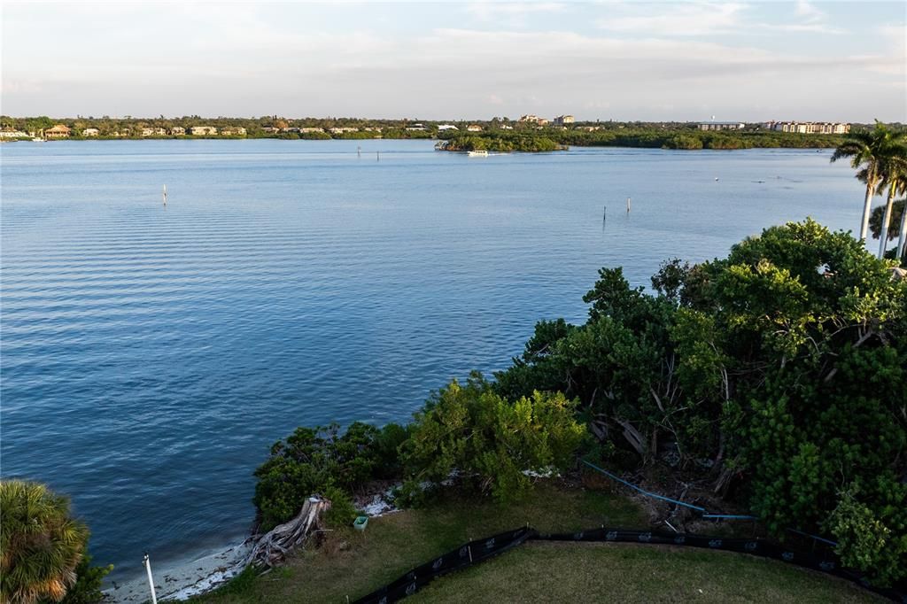 En Venta: $11,975,000 (5 camas, 5 baños, 6079 Pies cuadrados)