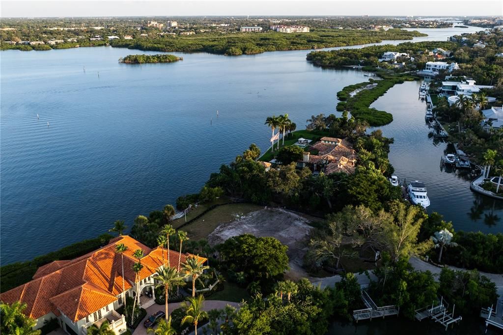 En Venta: $11,975,000 (5 camas, 5 baños, 6079 Pies cuadrados)