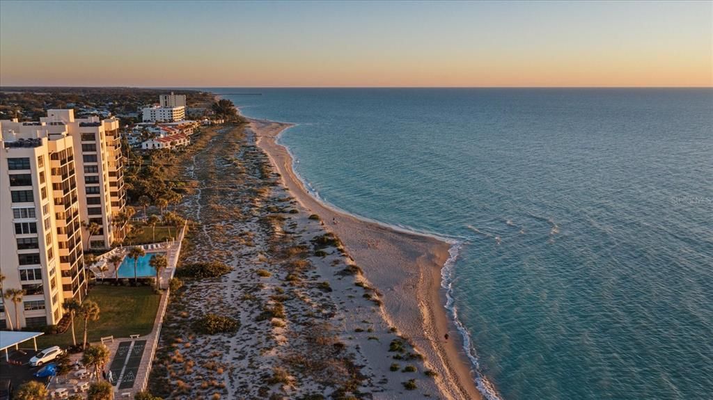 En Venta: $11,975,000 (5 camas, 5 baños, 6079 Pies cuadrados)