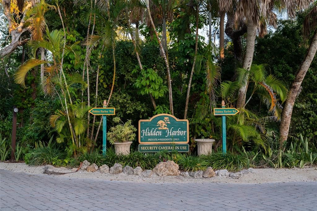 En Venta: $11,975,000 (5 camas, 5 baños, 6079 Pies cuadrados)