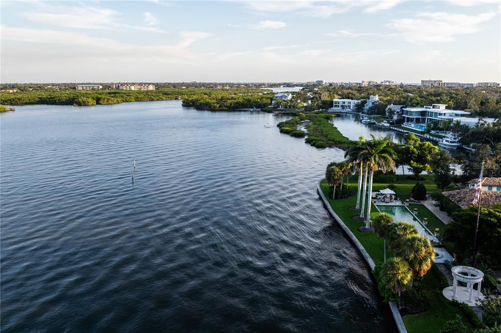 En Venta: $11,975,000 (5 camas, 5 baños, 6079 Pies cuadrados)