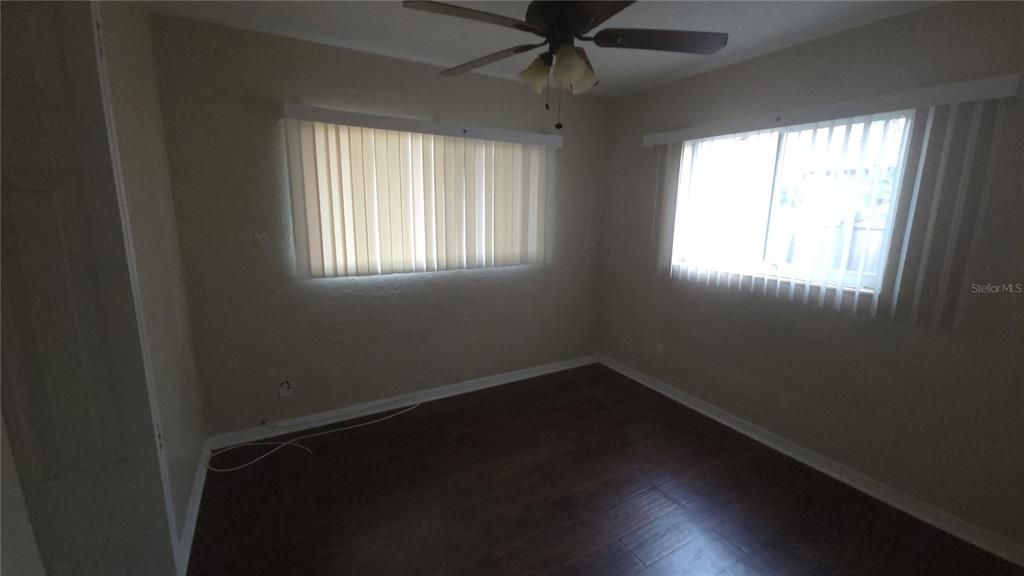 For Sale: $299,900 (3 beds, 1 baths, 1235 Square Feet)