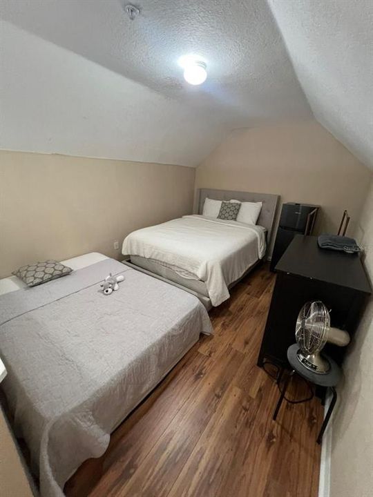 For Rent: $1,600 (1 beds, 1 baths, 991 Square Feet)