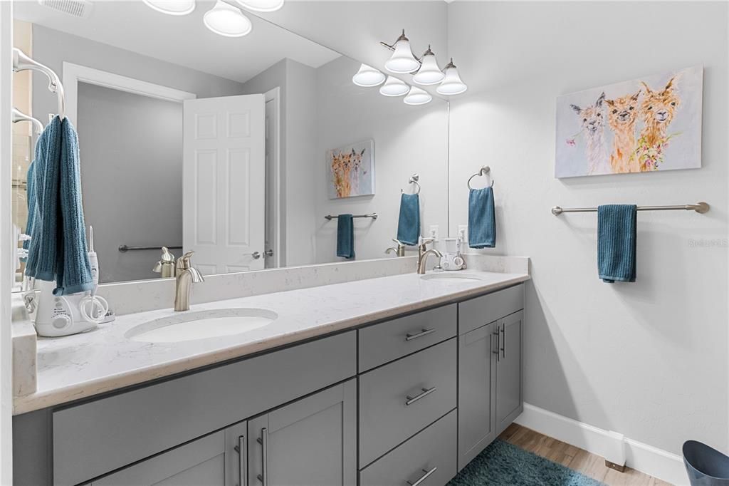 На продажу: $439,000 (2 спален, 2 ванн, 2160 Квадратных фут)