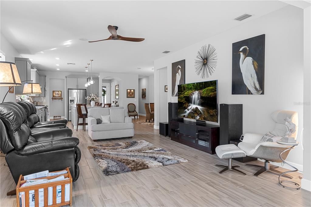 На продажу: $439,000 (2 спален, 2 ванн, 2160 Квадратных фут)