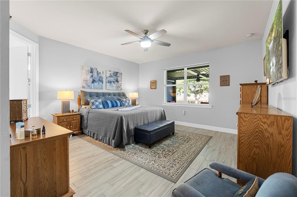 На продажу: $439,000 (2 спален, 2 ванн, 2160 Квадратных фут)