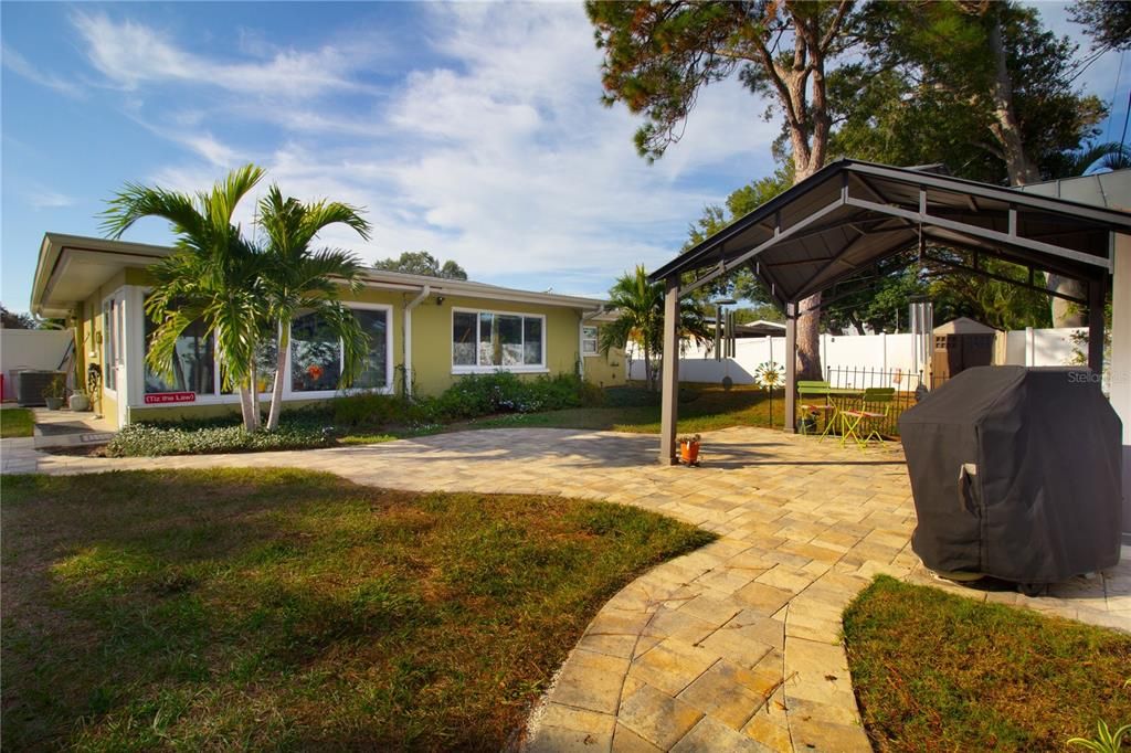 For Sale: $455,000 (2 beds, 2 baths, 1343 Square Feet)