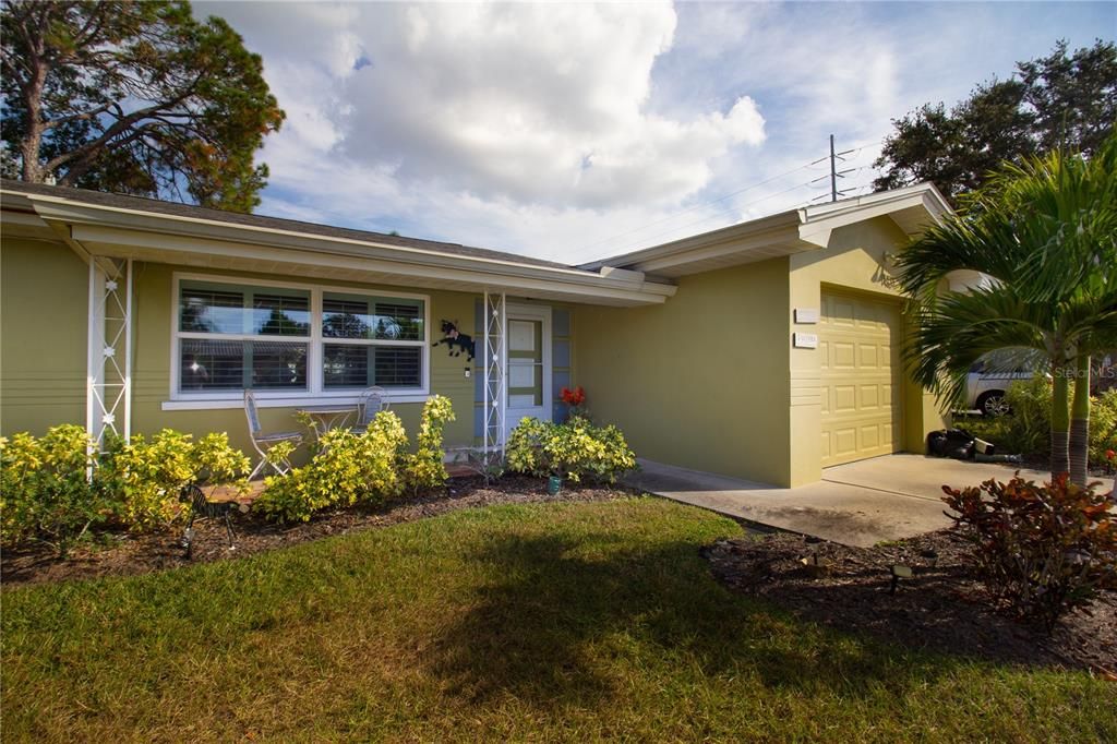 For Sale: $455,000 (2 beds, 2 baths, 1343 Square Feet)