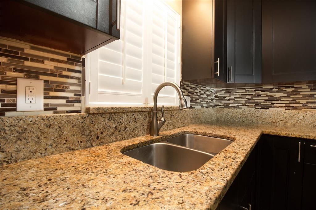 For Sale: $455,000 (2 beds, 2 baths, 1343 Square Feet)