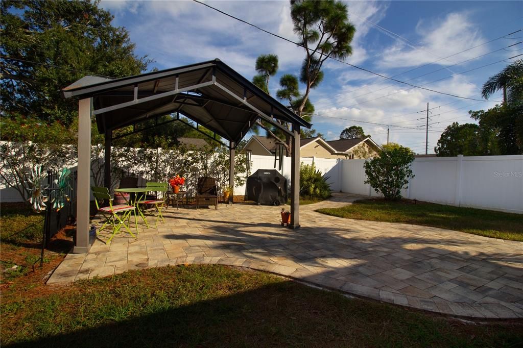 For Sale: $455,000 (2 beds, 2 baths, 1343 Square Feet)