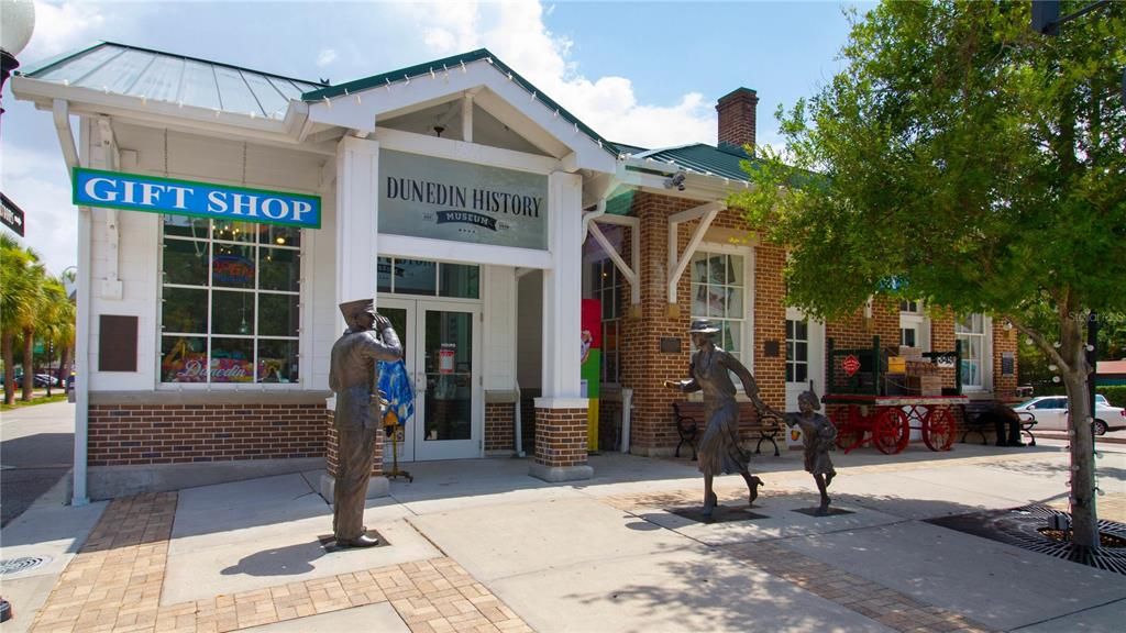 For Sale: $455,000 (2 beds, 2 baths, 1343 Square Feet)