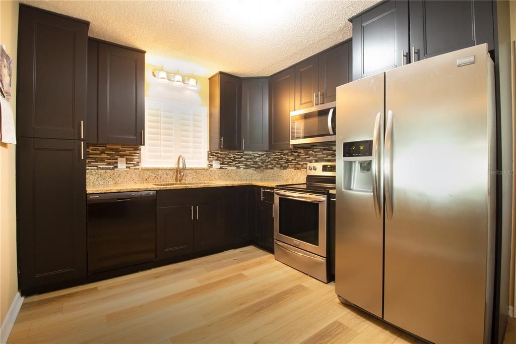 For Sale: $455,000 (2 beds, 2 baths, 1343 Square Feet)