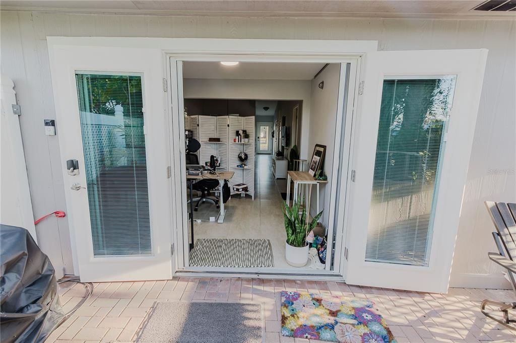 For Sale: $369,900 (2 beds, 2 baths, 1398 Square Feet)