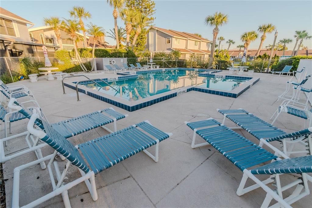 For Sale: $369,900 (2 beds, 2 baths, 1398 Square Feet)