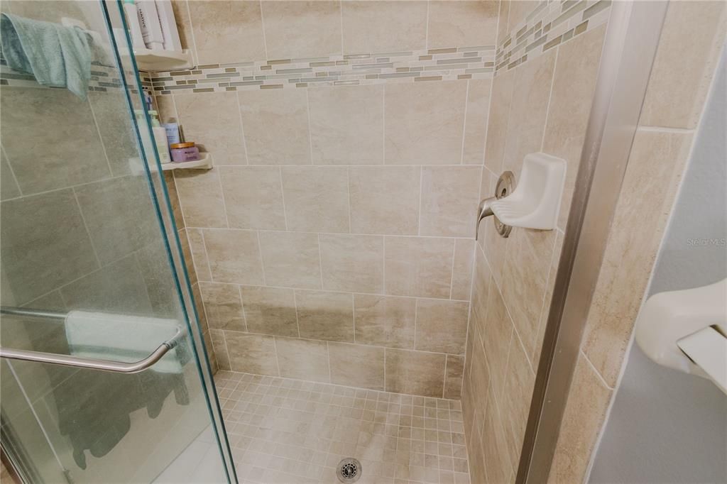 For Sale: $369,900 (2 beds, 2 baths, 1398 Square Feet)