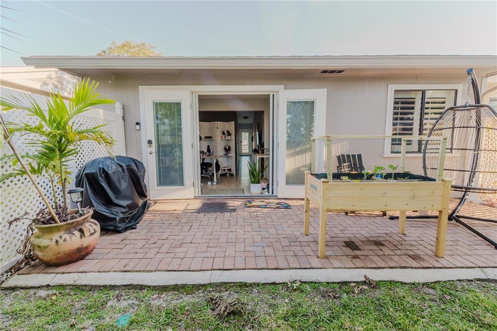 For Sale: $369,900 (2 beds, 2 baths, 1398 Square Feet)