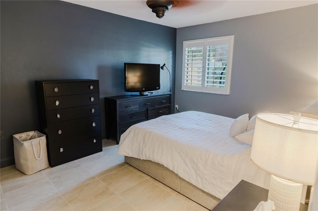 For Sale: $369,900 (2 beds, 2 baths, 1398 Square Feet)