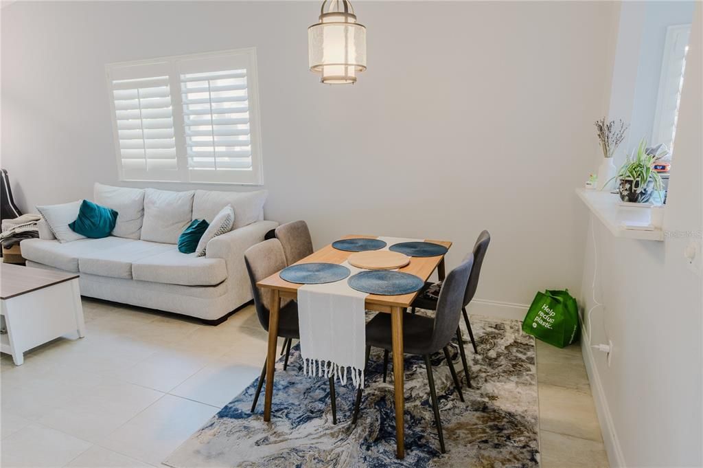 For Sale: $369,900 (2 beds, 2 baths, 1398 Square Feet)