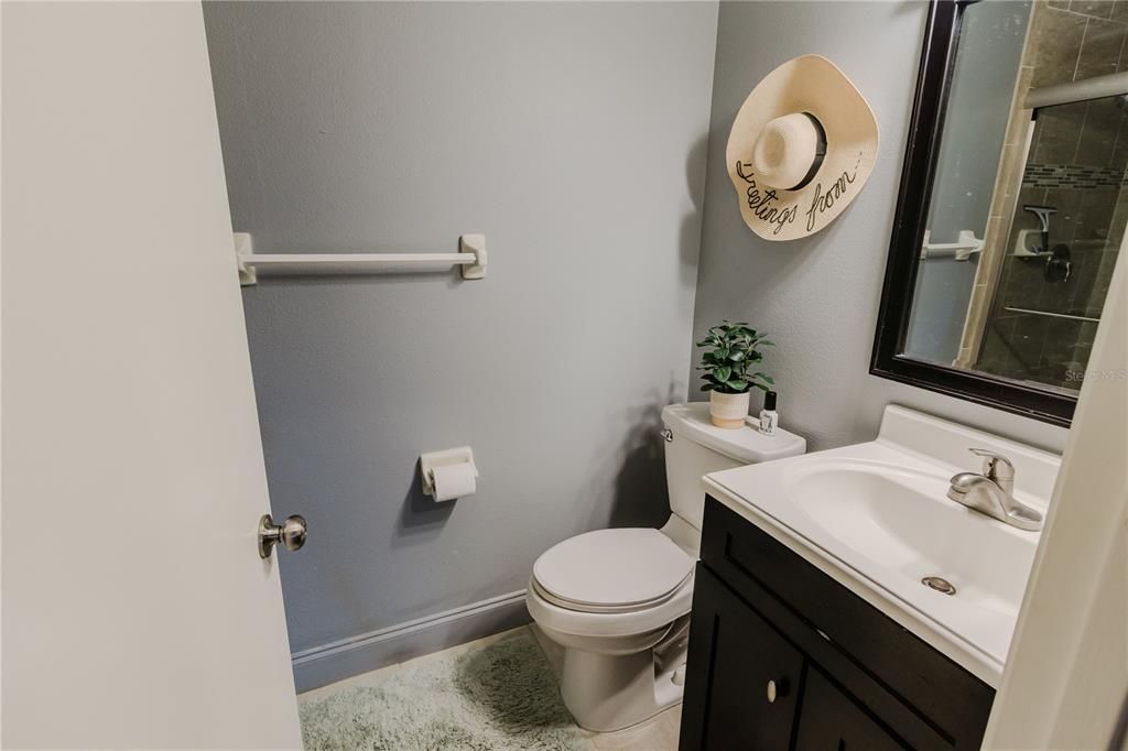 For Sale: $369,900 (2 beds, 2 baths, 1398 Square Feet)