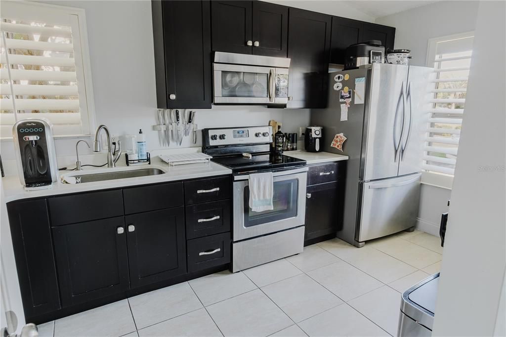 For Sale: $369,900 (2 beds, 2 baths, 1398 Square Feet)