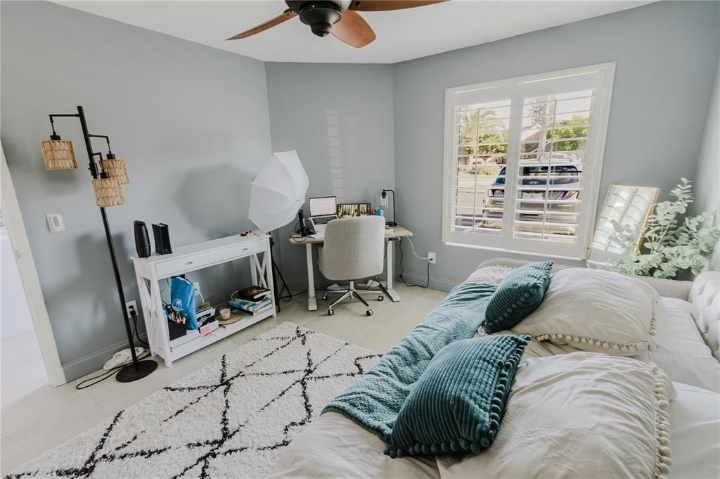 For Sale: $369,900 (2 beds, 2 baths, 1398 Square Feet)