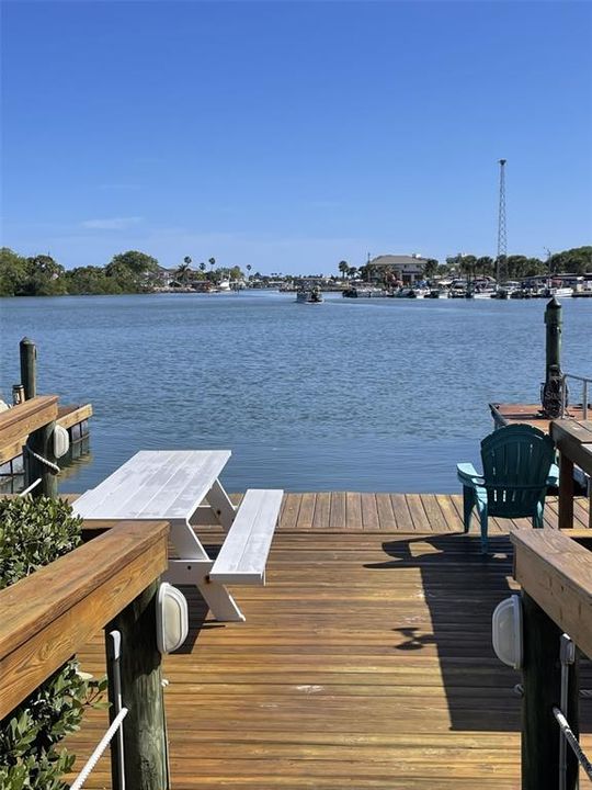 For Sale: $369,900 (2 beds, 2 baths, 1398 Square Feet)