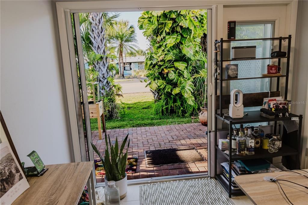 For Sale: $369,900 (2 beds, 2 baths, 1398 Square Feet)