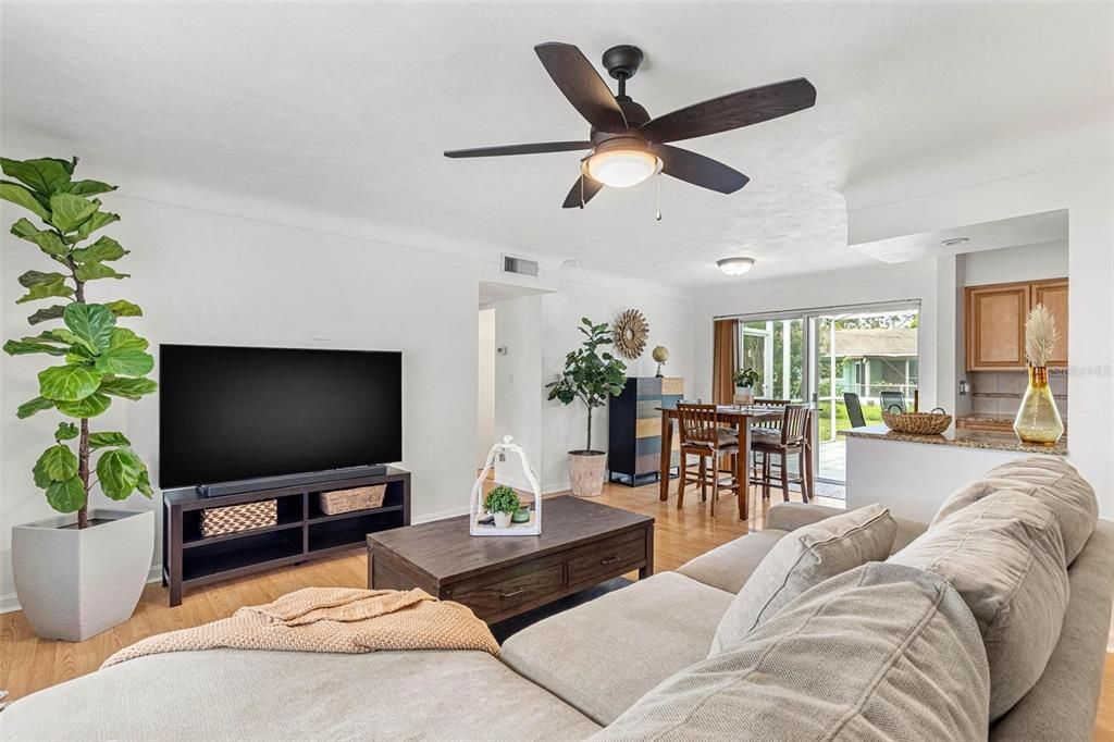 В аренду: $2,500 (2 спален, 1 ванн, 1008 Квадратных фут)